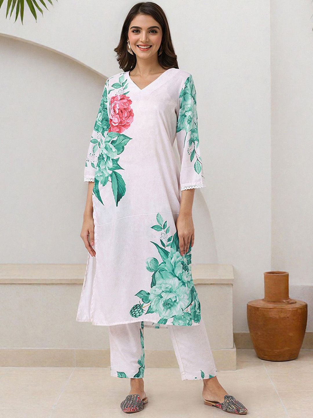 Dhiyona IS Women's Women Floral Printed V Neck Kurta With Trousers