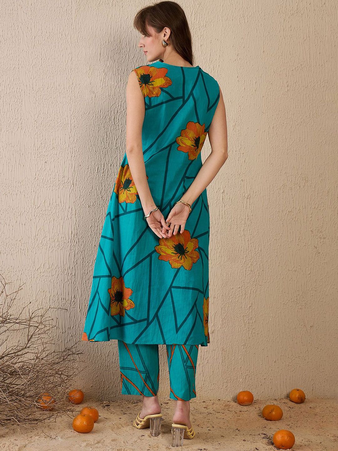 Dhiyona IE Women Floral Printed Regular Pure Cotton Kurta with Trousers