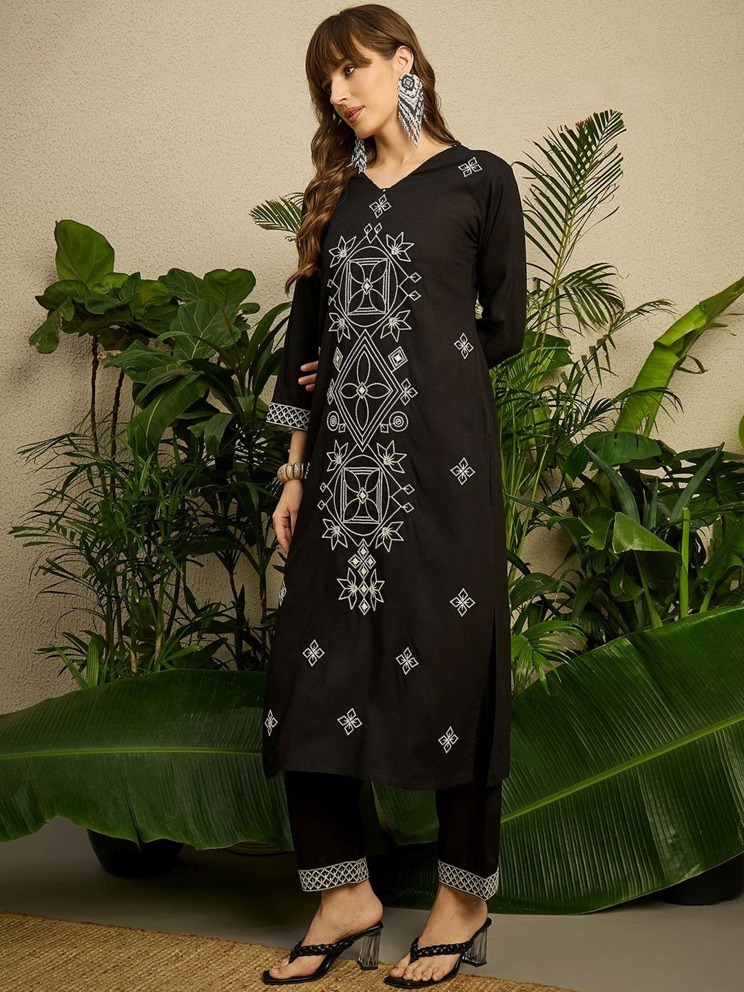 Women Embroidered Regular Thread Work Kurta with Trousers