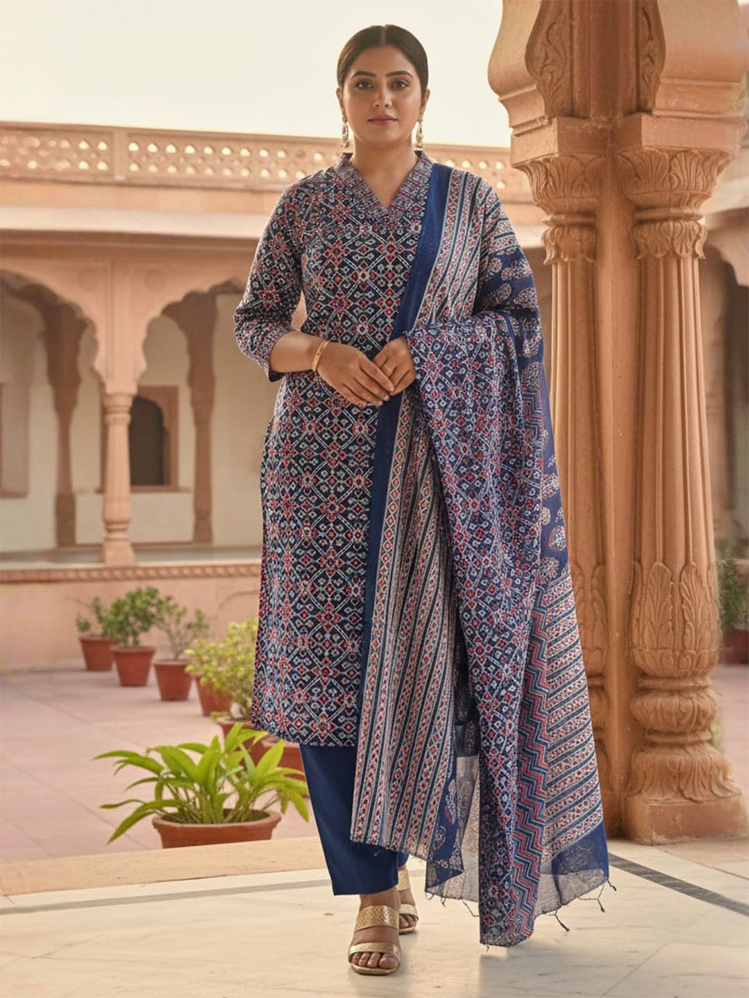 Women Ethnic Motifs Printed Pure Cotton Straight Kurta with Trousers & Dupatta