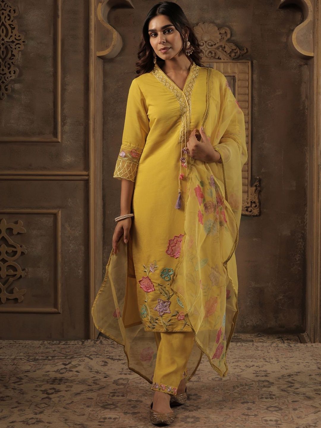 Women Floral Embroidered Kurta with Trousers & Dupatta