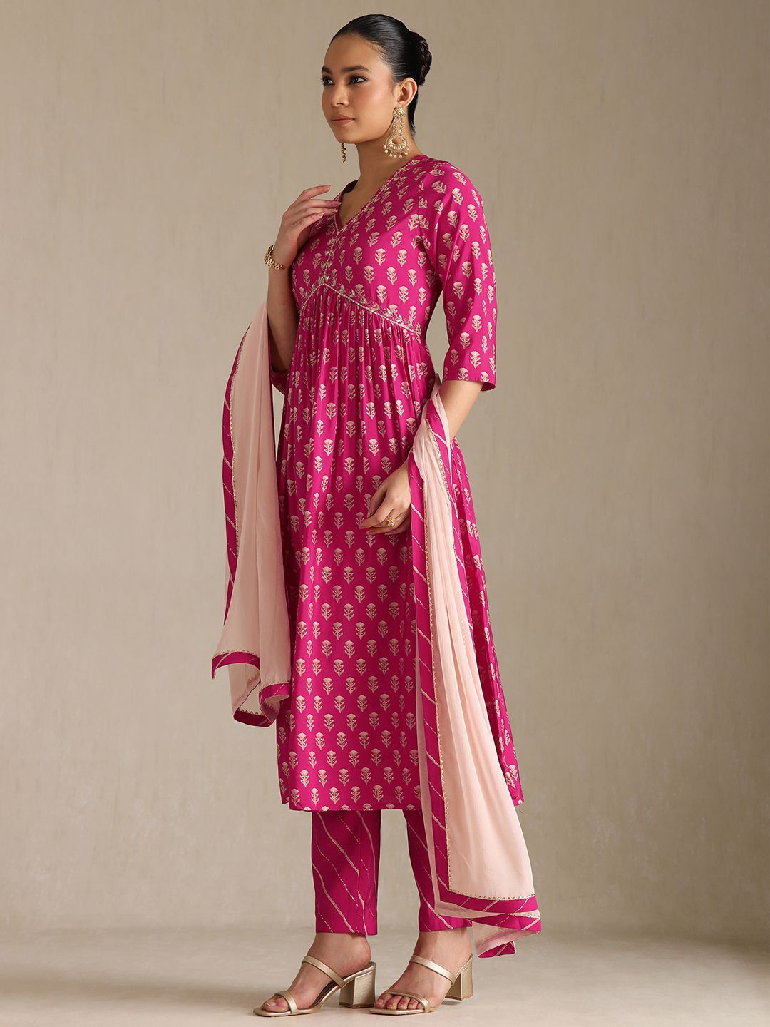 Dhiyona SO Women's Women Floral Printed Zardozi Kurta Set With Dupatta