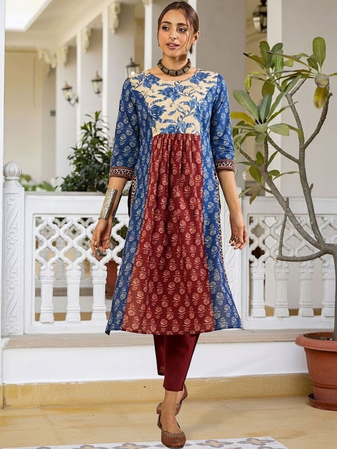 Dhiyona IE Women Floral Printed Panelled Pure Cotton Kurta with Trousers