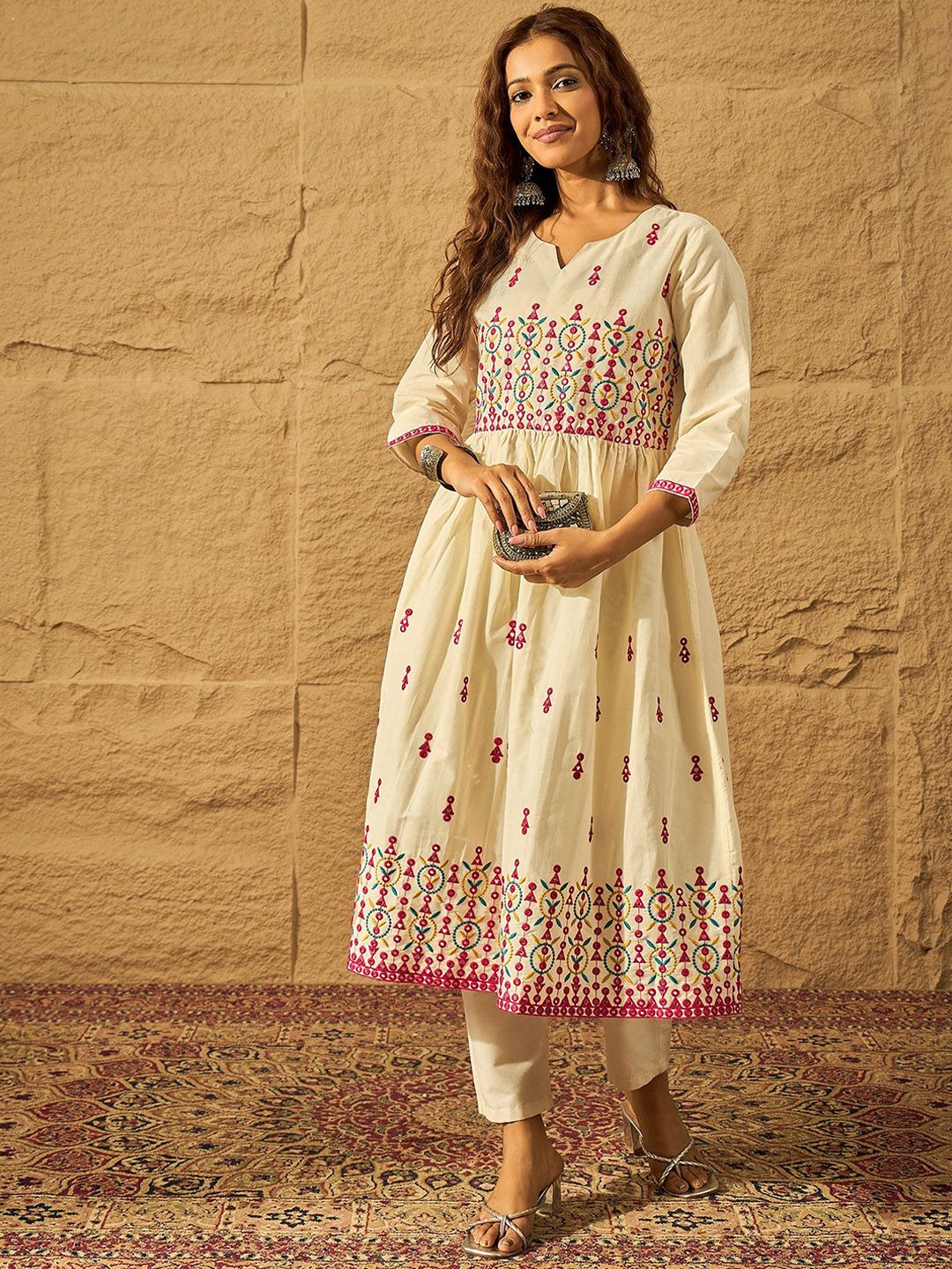 Dhiyona PD Women Women Floral Embroidered Cotton Kurta with Trousers