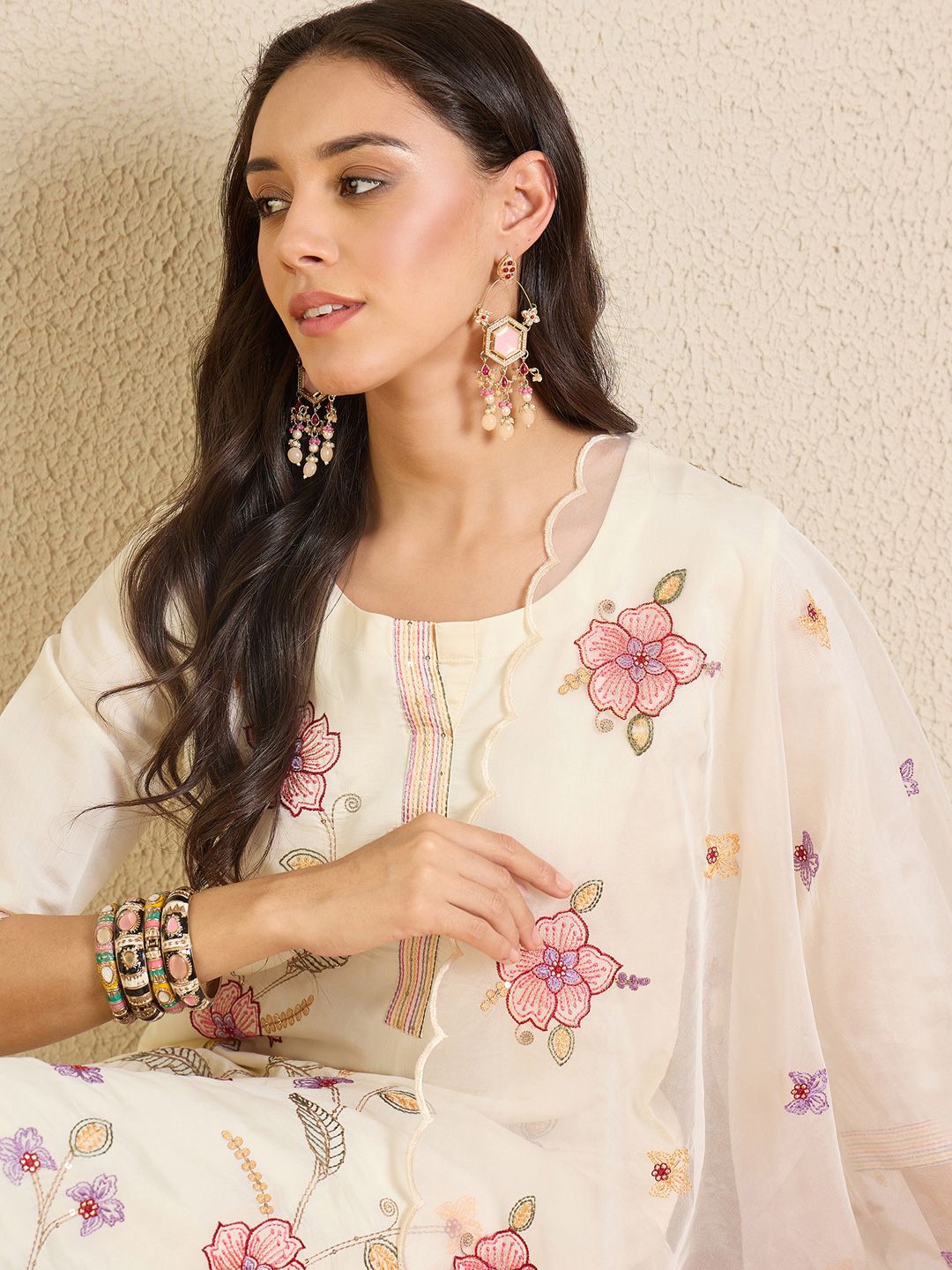 Dhiyona IE Women Floral Embroidered Regular Thread Work Kurta with Trousers & With Dupatta