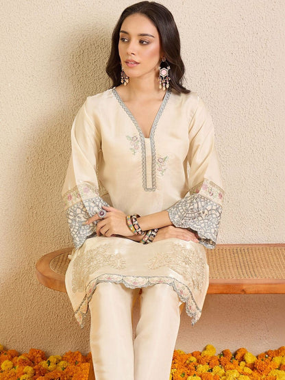 Women Ethnic Motifs Embroidered Regular Thread Work Kurta with Trousers