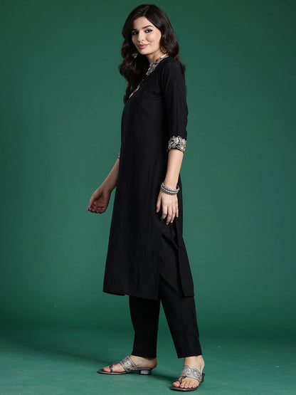 Dhiyona IE Embroidered Three-Quarter Sleeves Pure Cotton Tunic & Trouser