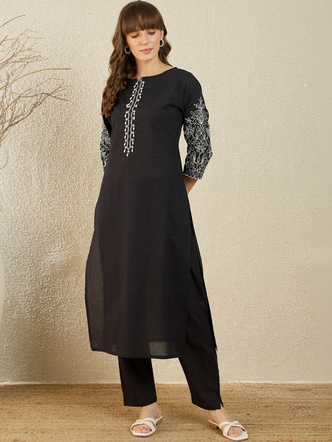 Women Ethnic Motifs Embroidered Regular Thread Work Pure Cotton Kurta with Trousers