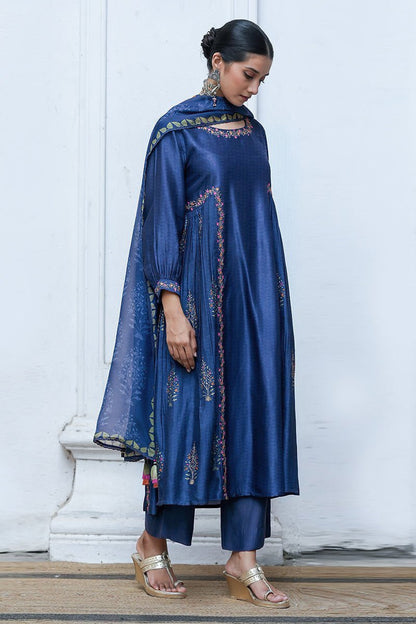 Women's Blue Raw Silk Salwar Suit With Organza Dupatta
