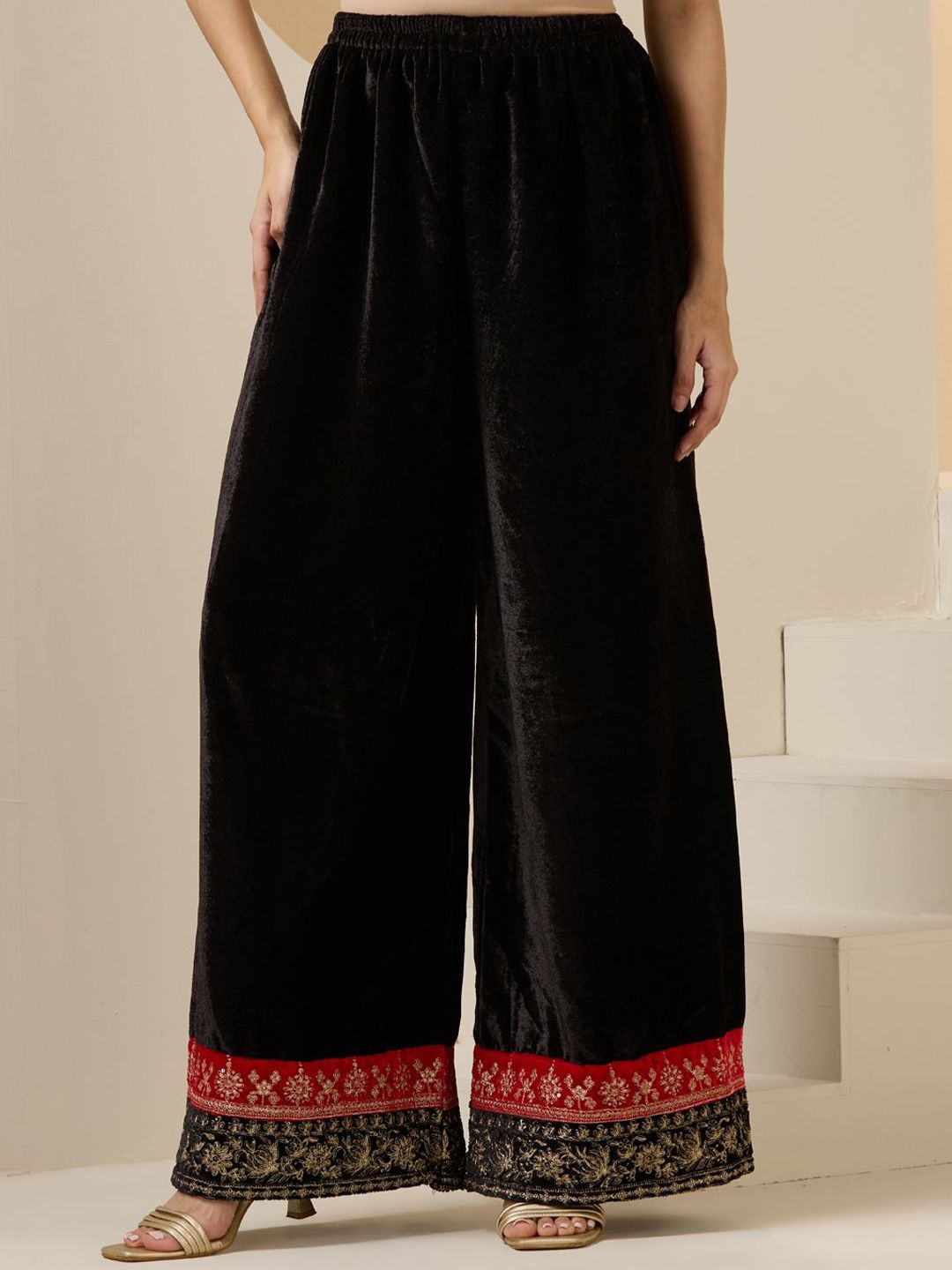 Dhiyona IS Women's Women Floral Embroidered Regular Thread Work Velvet Kurta with Trousers & With Dupatta