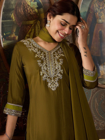 Dhiyona IE Floral Embroidered Thread Work V Neck Kurta With Trousers & Dupatta