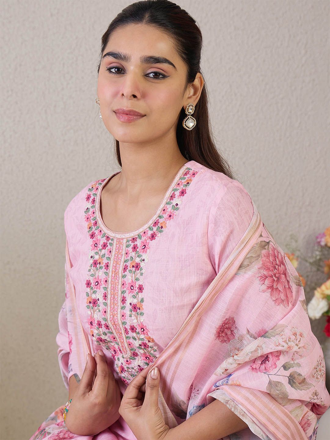 Dhiyona IE Women Floral Embroidered Linen Kurta with Trousers & Dupatta