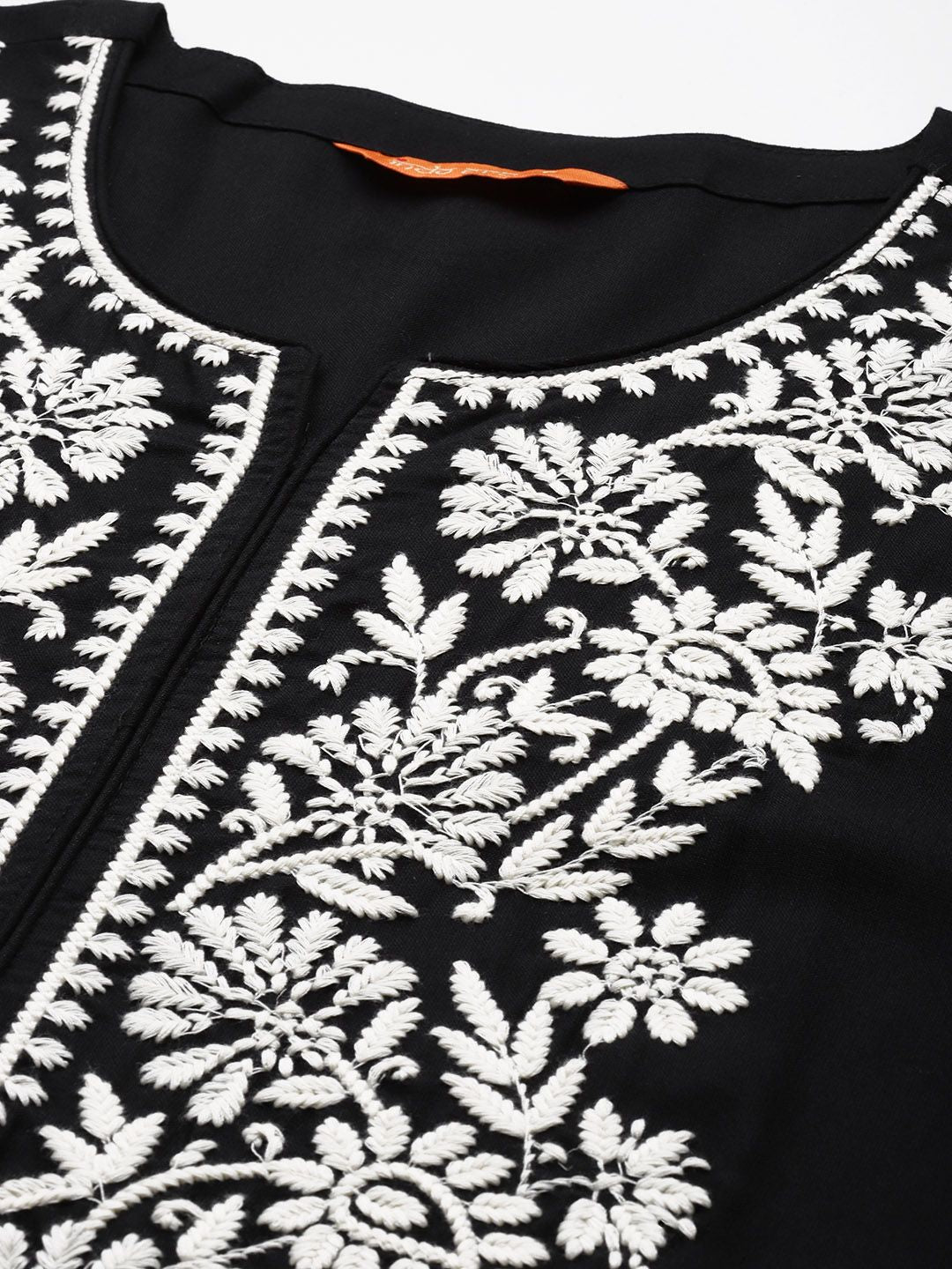 Dhiyona IE Floral Embroidered Thread Work Kurta