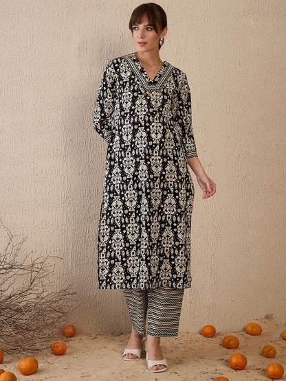 Women Printed Regular Pure Cotton Kurta with Trousers