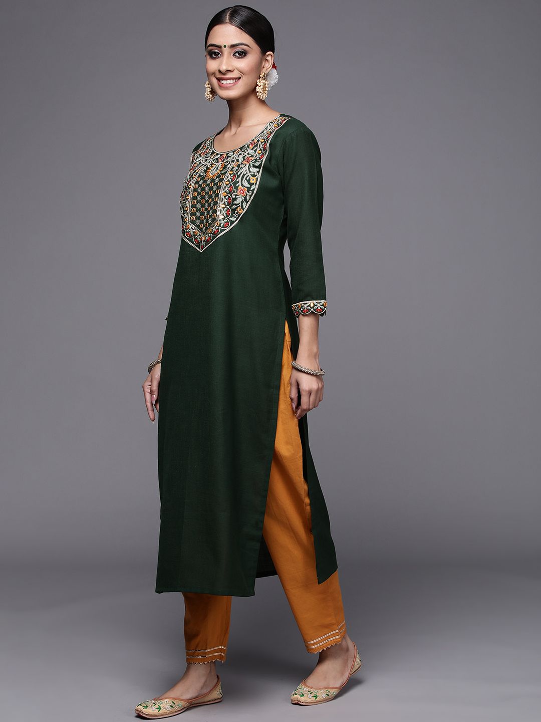 Dhiyona IE Women Green Ethnic Motifs Yoke Design Mirror Work Kurta