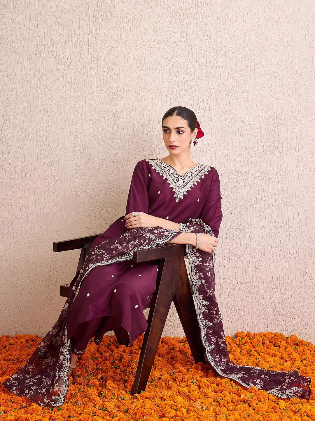 Women Floral Embroidered Regular Kurta with Trousers & With Dupatta