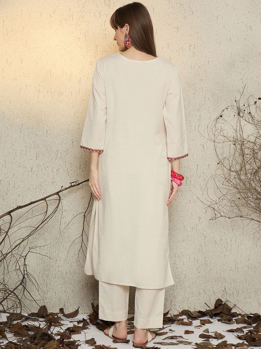 Ethnic Motifs Embroidered V-Neck Straight Thread Work Kurta With Trouser