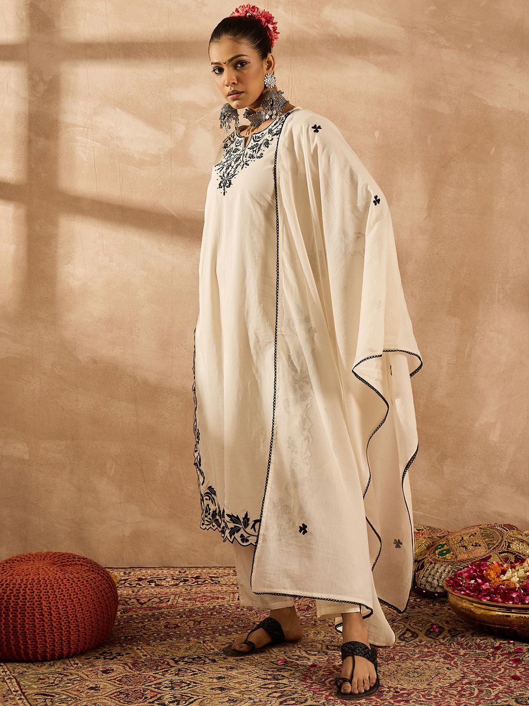 Dhiyona IE Women Ethnic Motifs Embroidered Regular Thread Work Pure Cotton Kurta with Trousers & With Dupatta