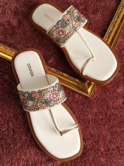 Dhiyona AK Women Embellished Ethnic Open Toe Flats