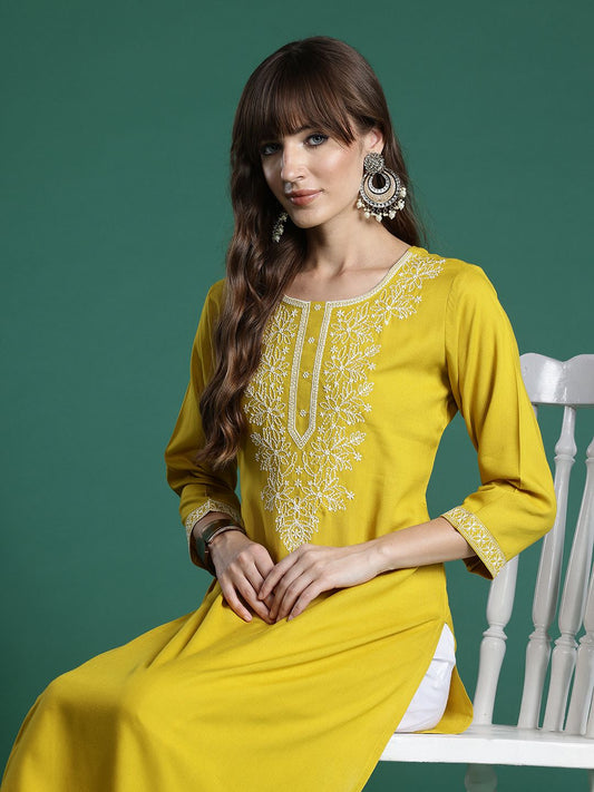 Dhiyona IE Floral Embroidered Thread Work Kurta