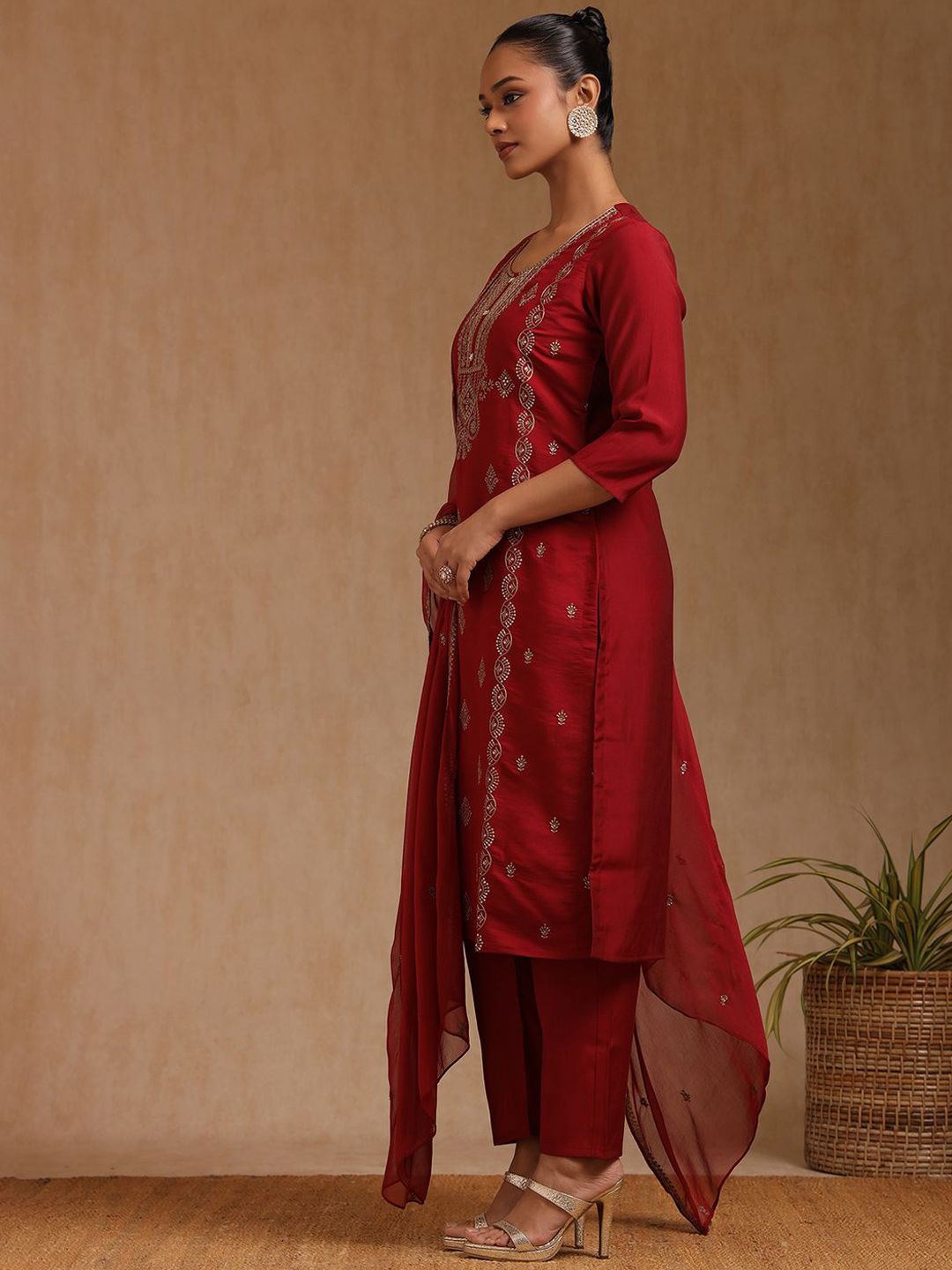 Dhiyona SO Women's Floral Embroidered Sequinned Straight Kurta with Trouser & Dupatta