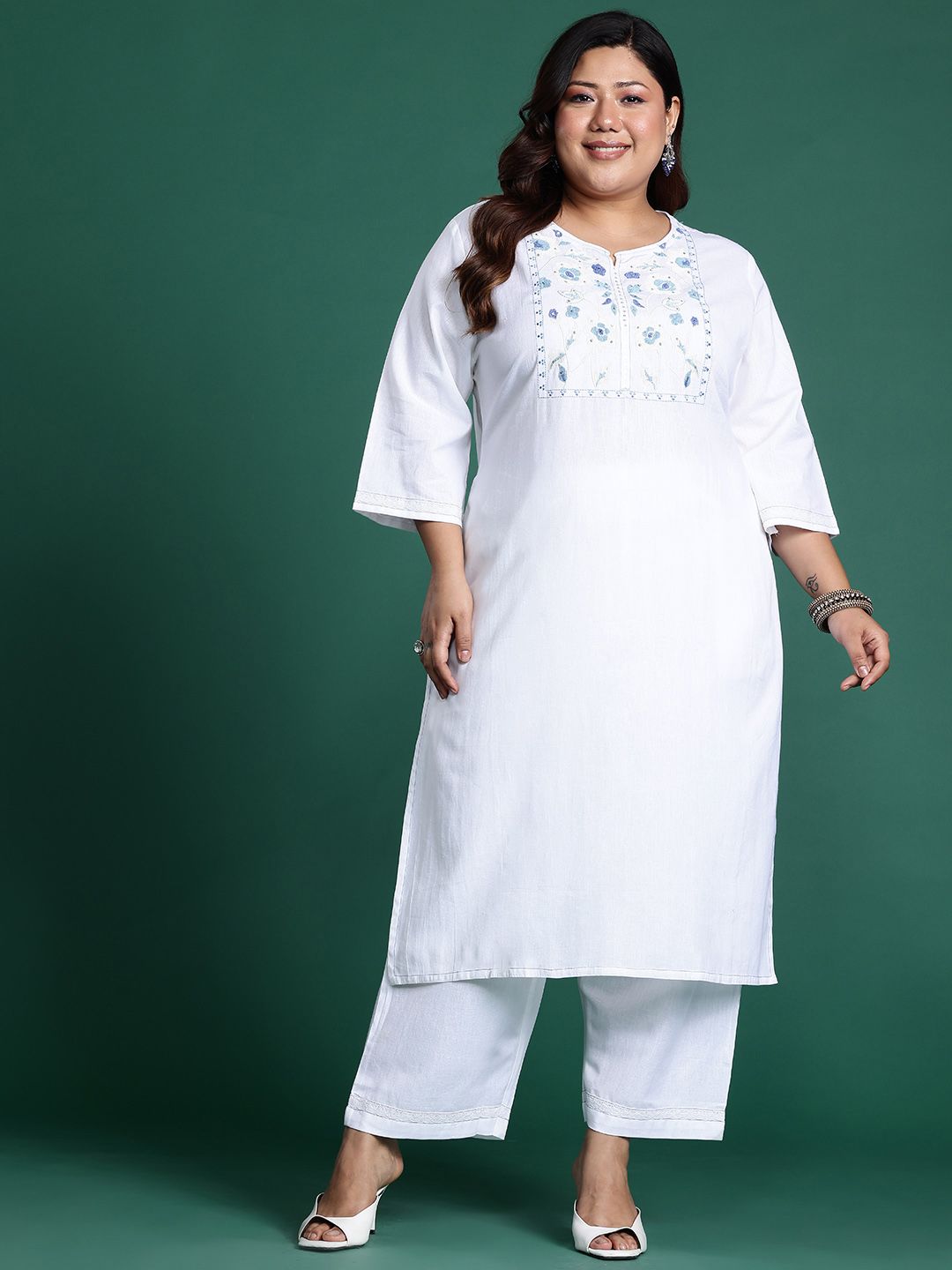 Dhiyona IE Plus Size Floral Embroidered Sequinned Pure Cotton Kurta with Trousers