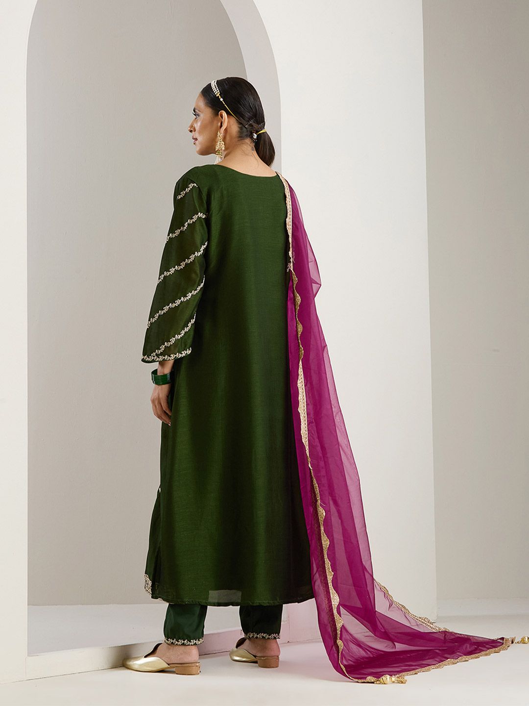 Dhiyona IS Women's Green Ethnic Motifs Embroidered Chinon Straight Kurta With Trousers & Dupatta
