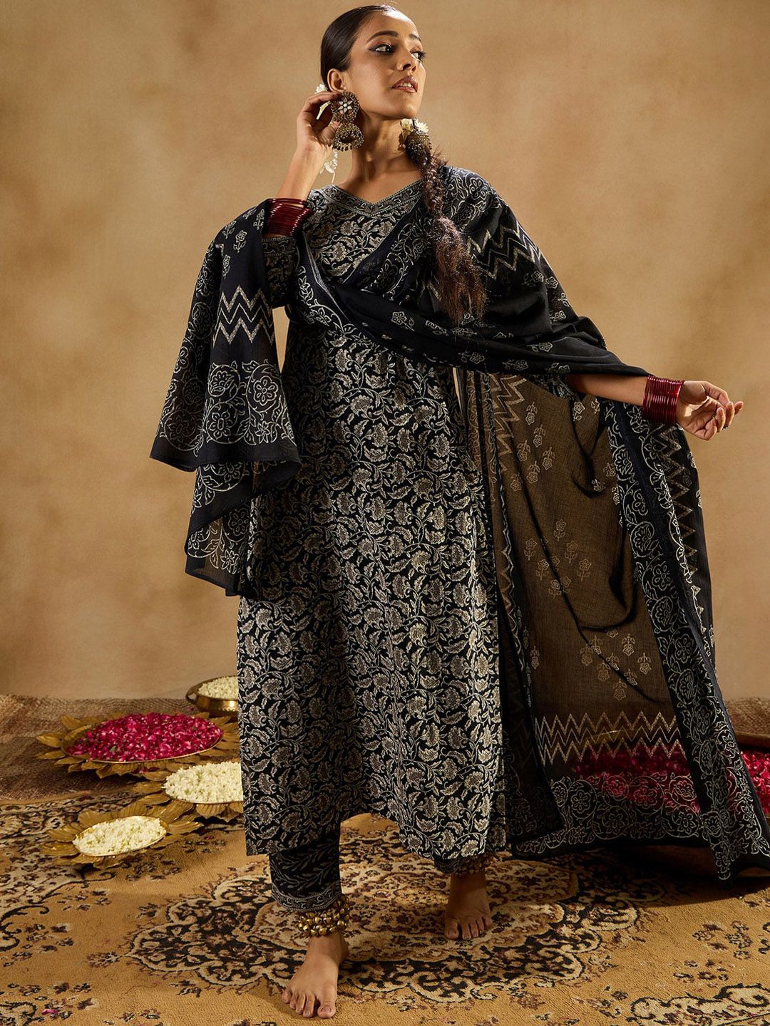 Dhiyona IE Floral Printed Regular Pure Cotton Straight Kurta with Trousers & Dupatta