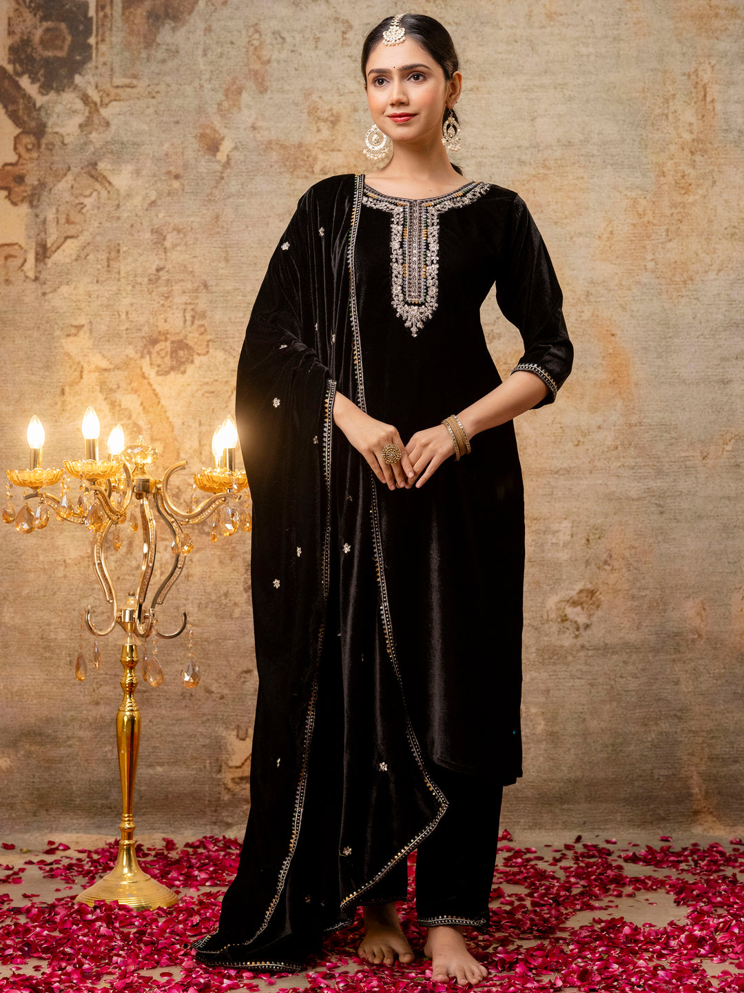 Dhiyona VV Women's Velvet Kurta Pant Dupatta Set