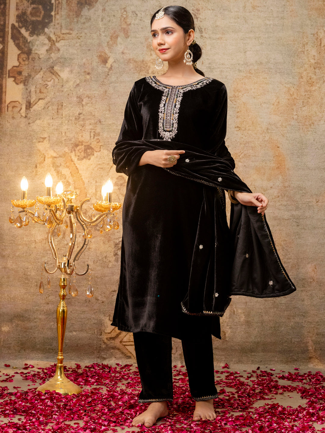 Dhiyona VV Women's Velvet Kurta Pant Dupatta Set