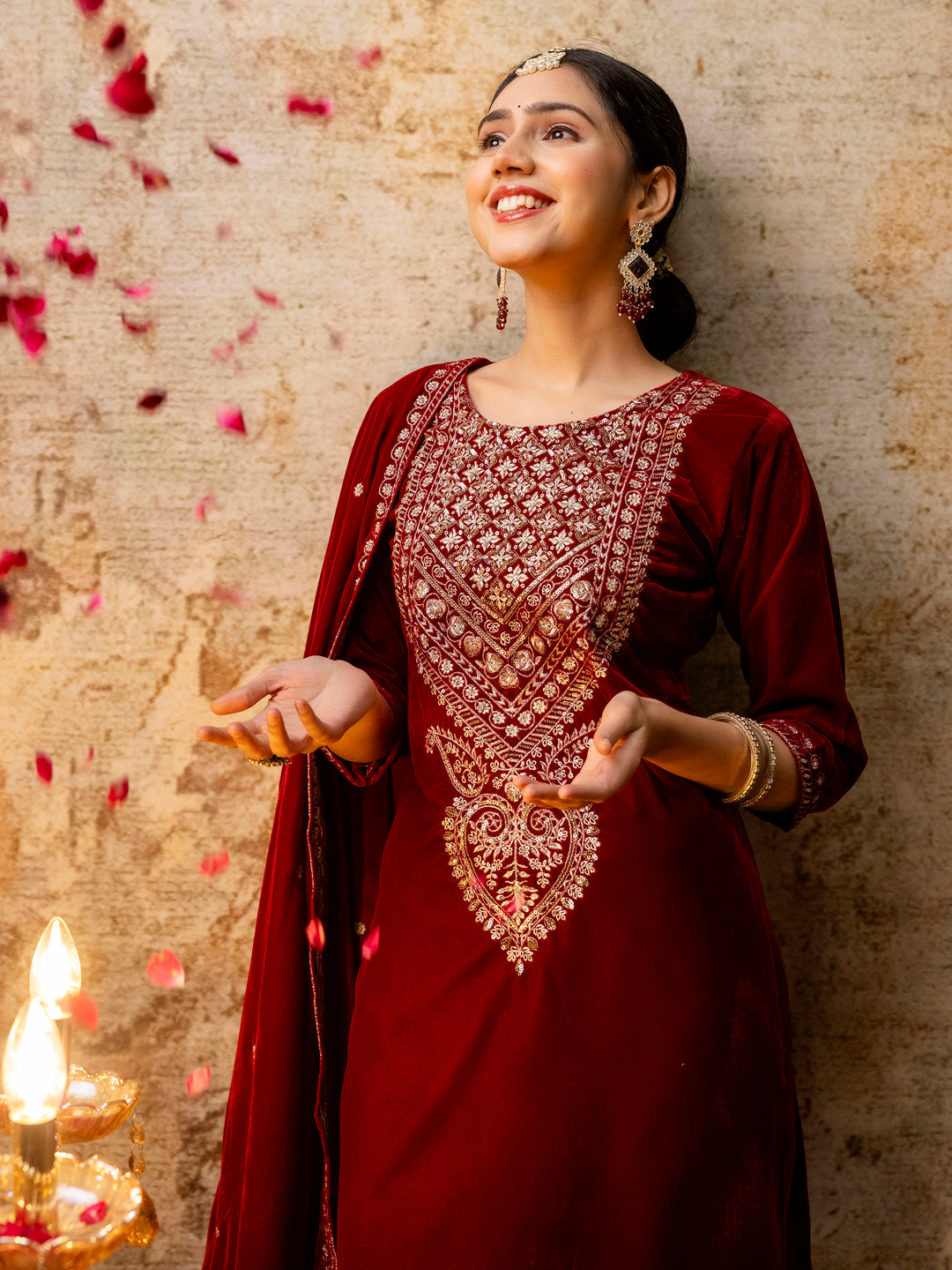 Dhiyona VV Women's Velvet Kurta Pant Dupatta Set