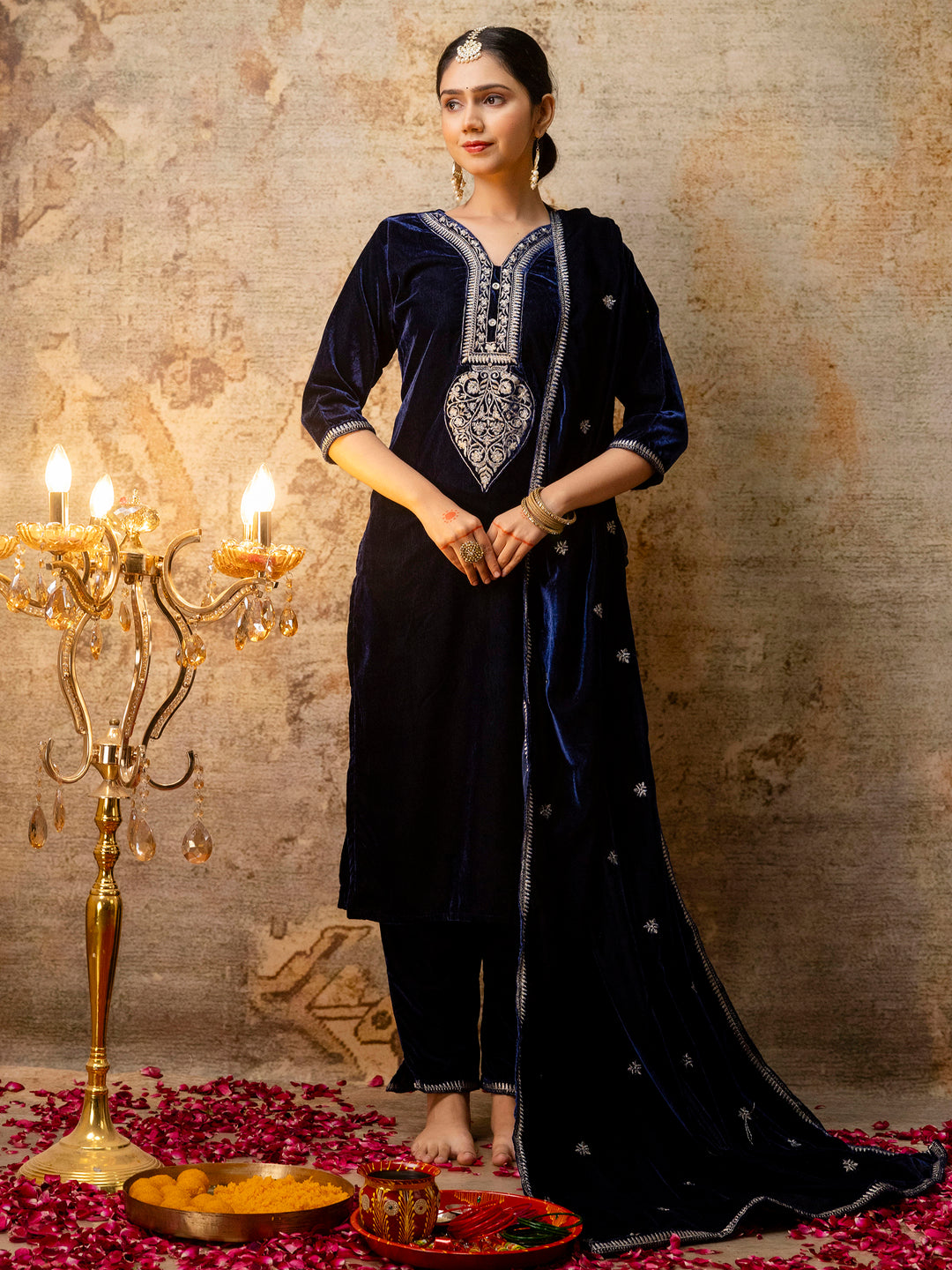 Dhiyona VV Women's Velvet Kurta Pant Dupatta Set