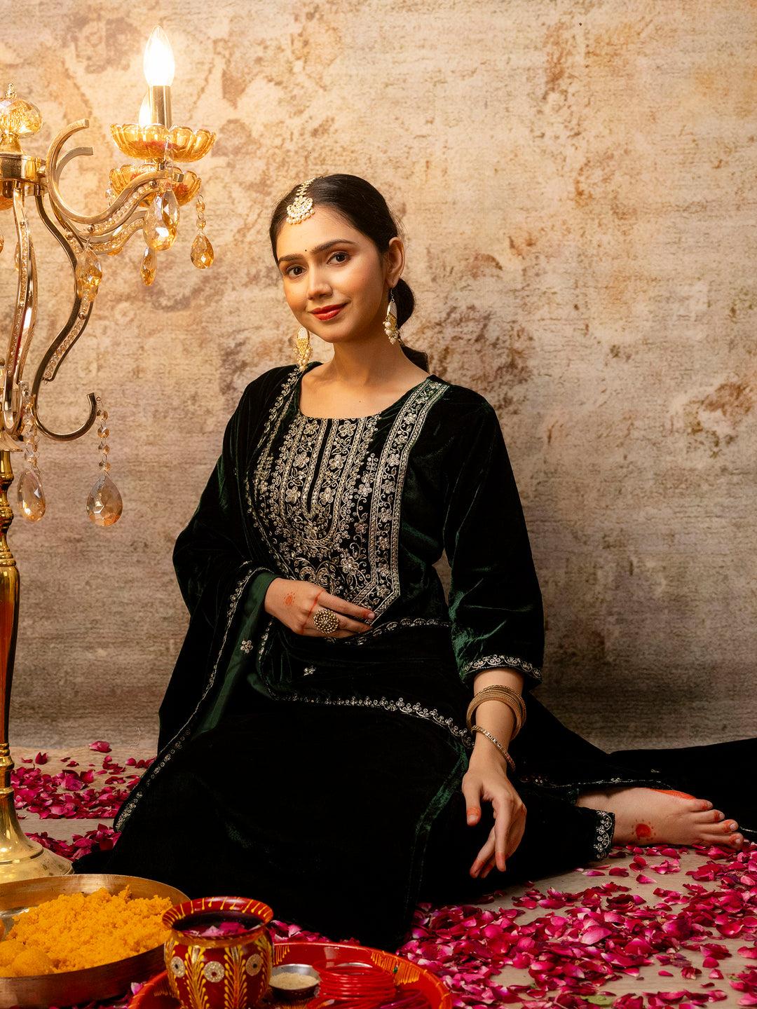Dhiyona VV Women's Velvet Kurta Pant Dupatta Set