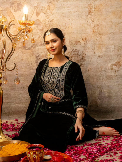 Dhiyona VV Women's Velvet Kurta Pant Dupatta Set