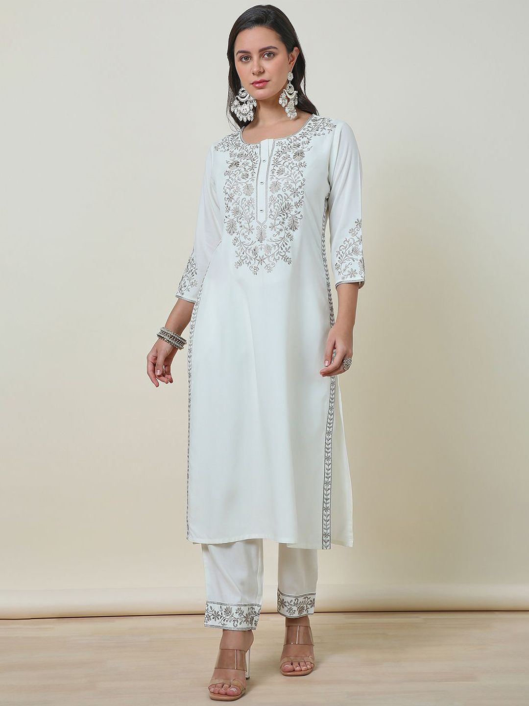 Dhiyona SO Women's Rayon Embroidered Kurta Set With Thread Work