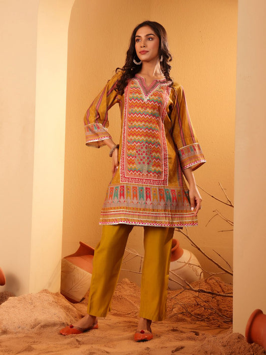 Dhiyona VA Women'sEthnic Motifs Printed Chanderi Silk Notch Neck Straight Kurta With Trousers
