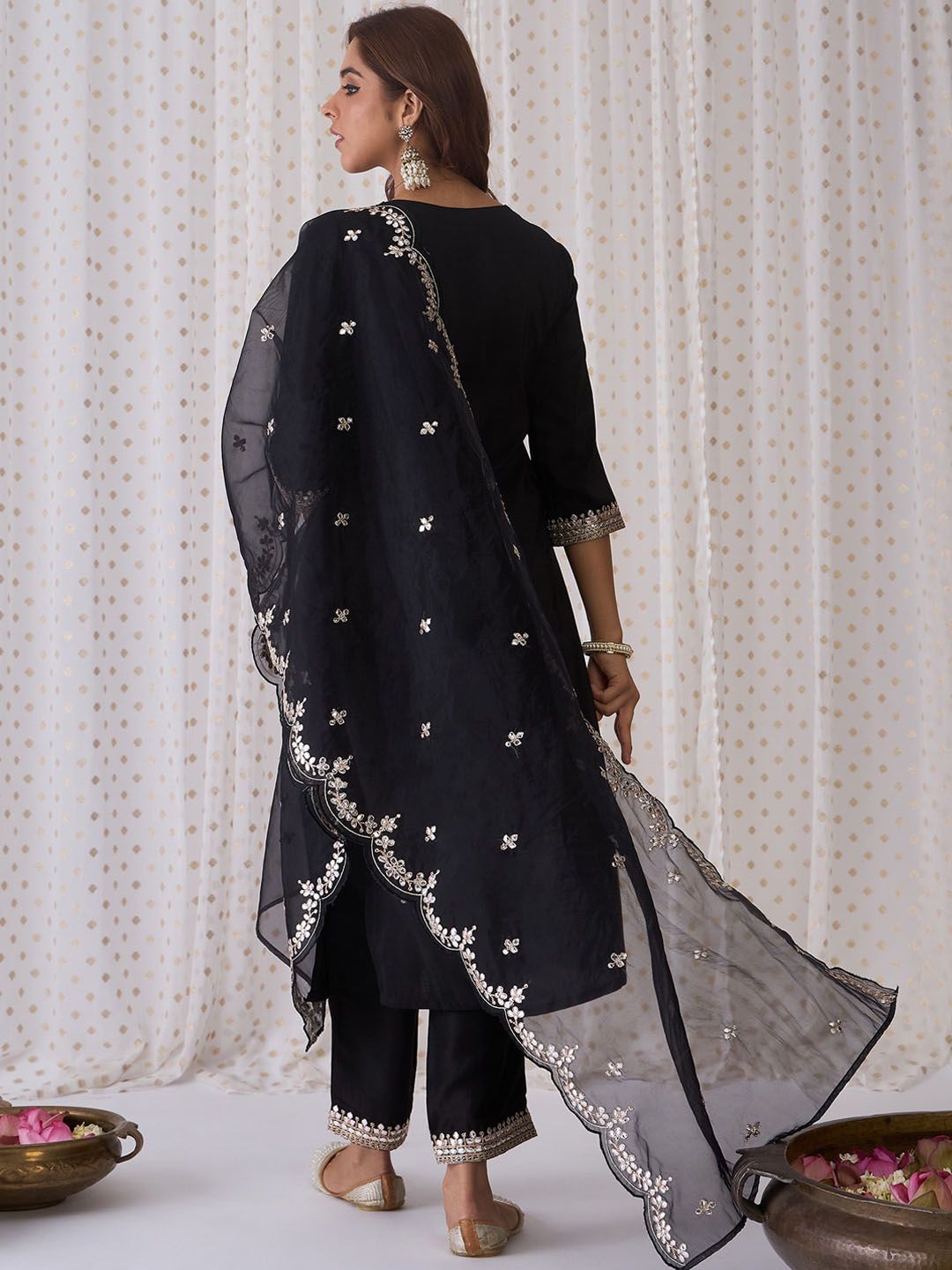 Dhiyona IE Ethnic Motifs Embroidered V-Neck Thread Work Kurta with Trousers & Dupatta