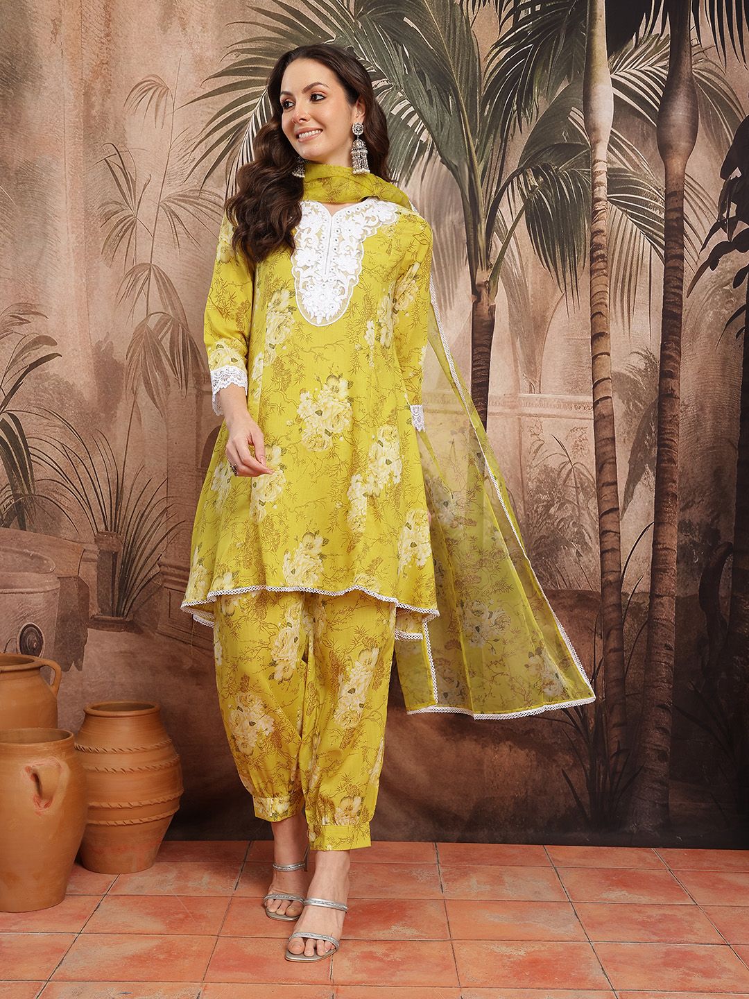 Dhiyona SN Women's Floral Print Thread Work Kurta with Salwar & Dupatta