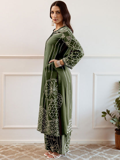 Dhiyona IE Women Printed Regular Beads and Stones Kurta with Trousers