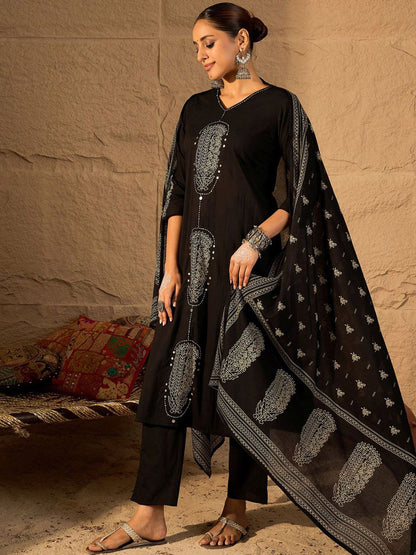 Women Printed Pure Cotton Kurta with Trousers & Dupatta