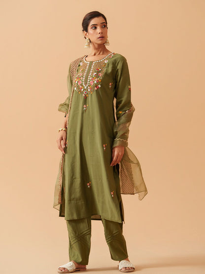 Dhiyona PD Women Women Floral Embroidered Kurta with Trousers & Dupatta