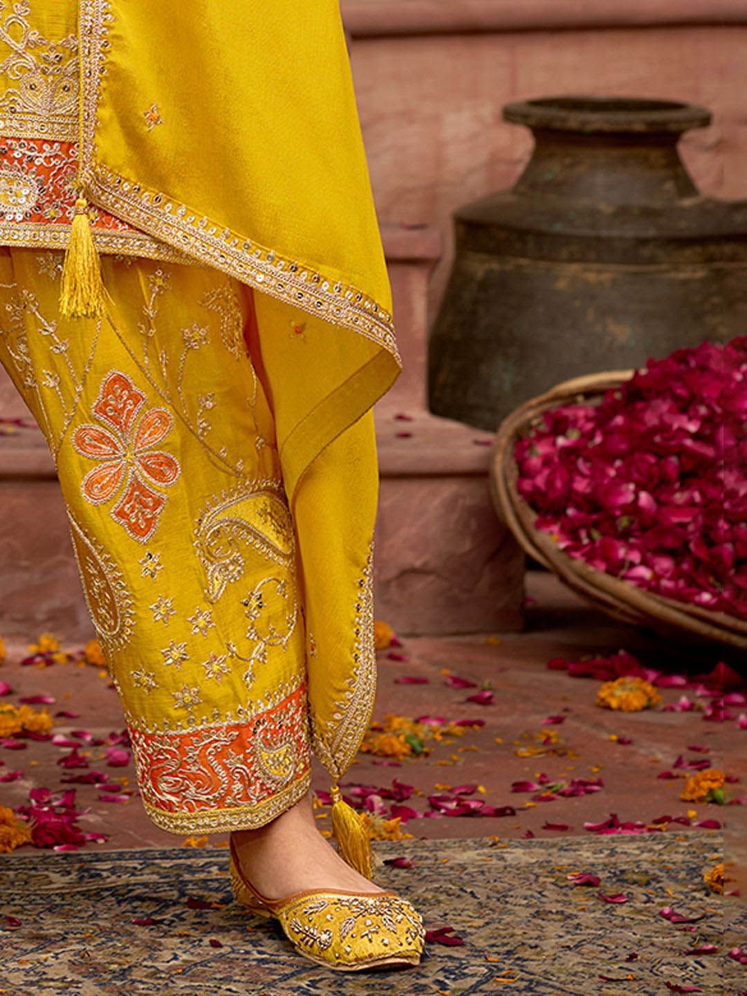 Ethnic Motifs Embroidered Sequinned Straight Kurta with Trouser & Dupatta