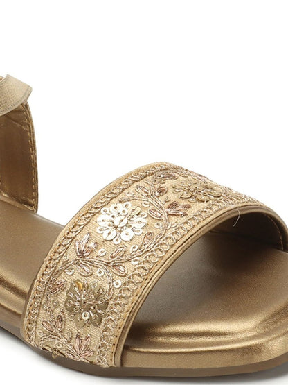 Dhiyona AK Embroidered Ethnic Open Toe Flats