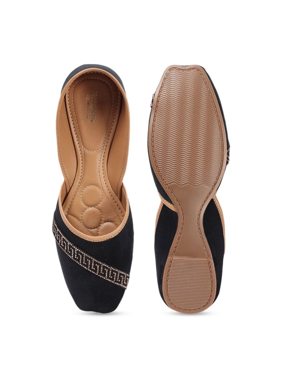 Dhiyona AK Black Embellished Round Toe Mojaris
