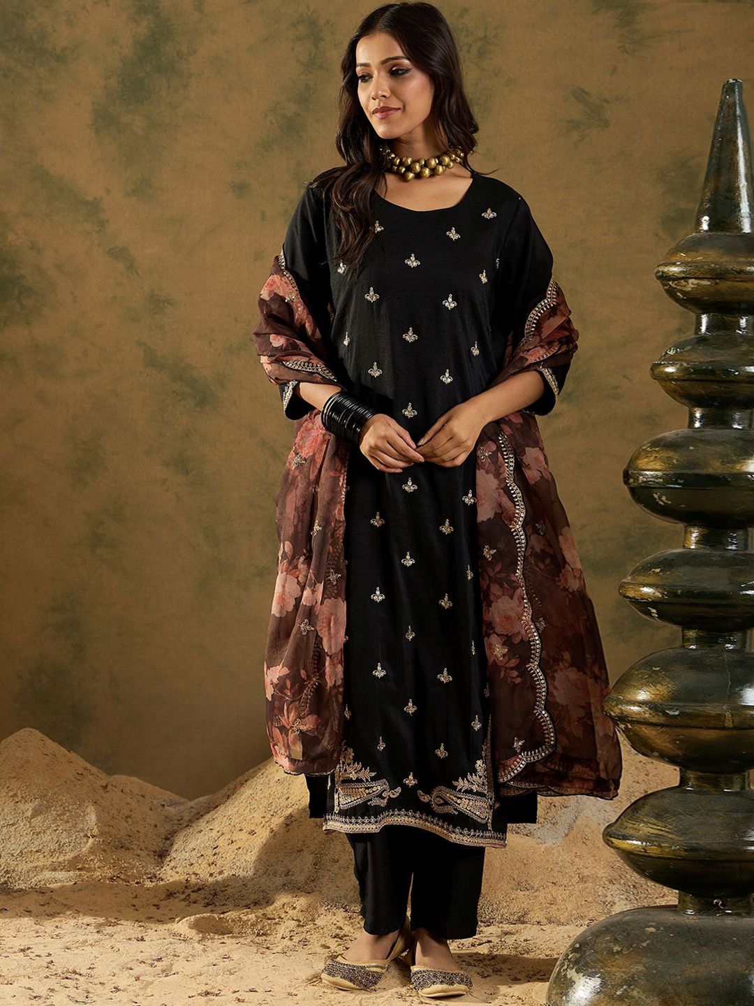 Dhiyona IE Women Ethnic Motifs Embroidered Regular Kurta with Trousers & With Dupatta