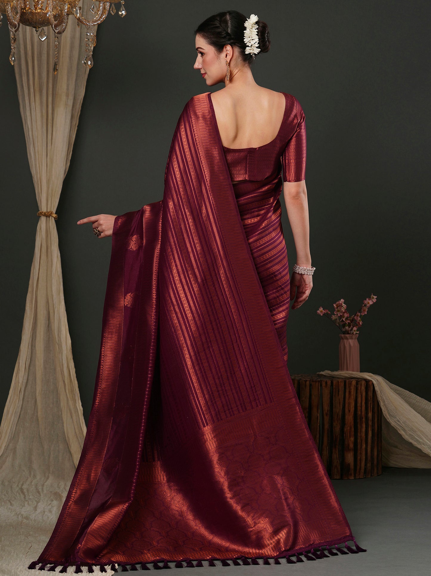 Women's Silk Blend Purple Woven Design Designer Saree With Blouse Piece