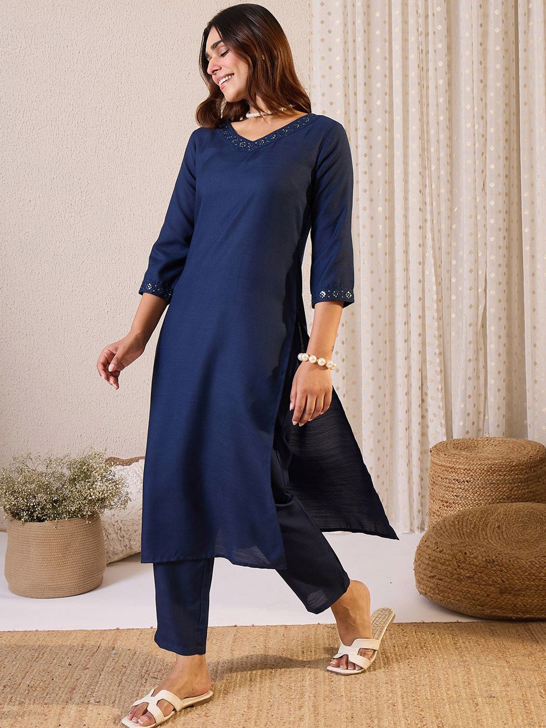 Dhiyona IE V-Neck Tunic With Trousers