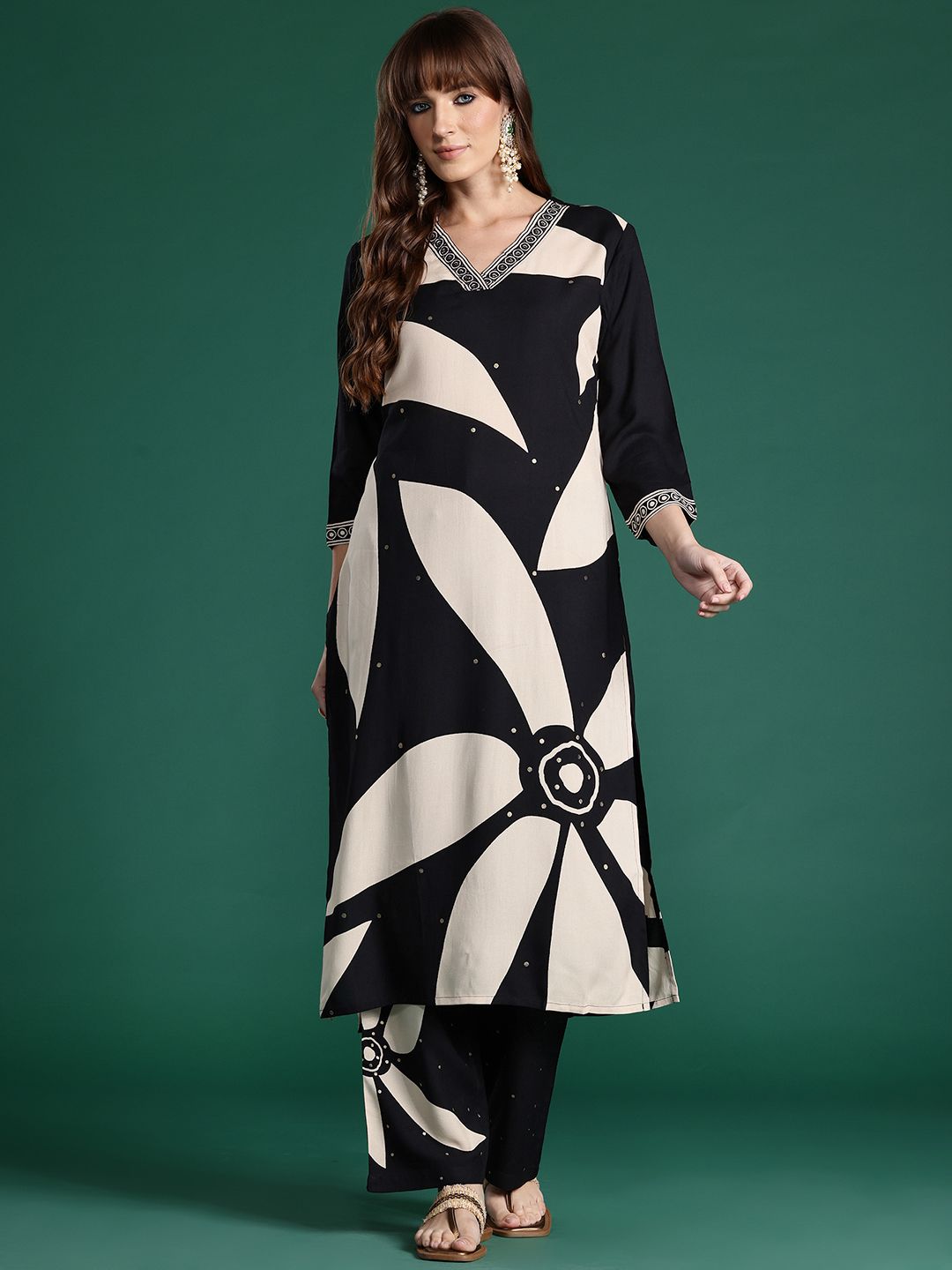 Dhiyona IE Floral Printed Sequinned Kurta with Trousers