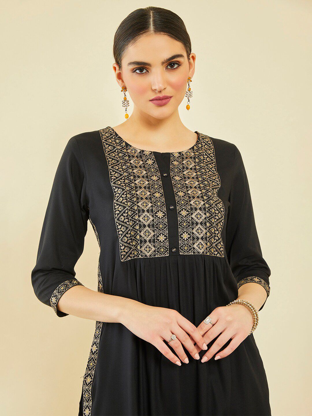 Dhiyona SO Women's Ethnic Motifs Yoke Design Pleated Thread Work Straight Kurta with Trousers