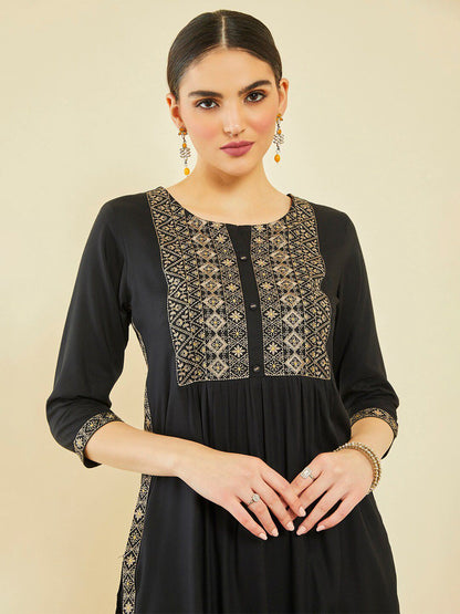 Dhiyona SO Women's Ethnic Motifs Yoke Design Pleated Thread Work Straight Kurta with Trousers